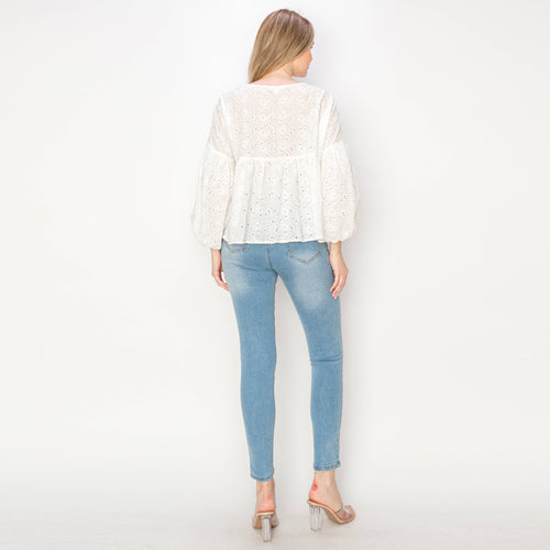 Cotton eyelet voluminous sleeves top