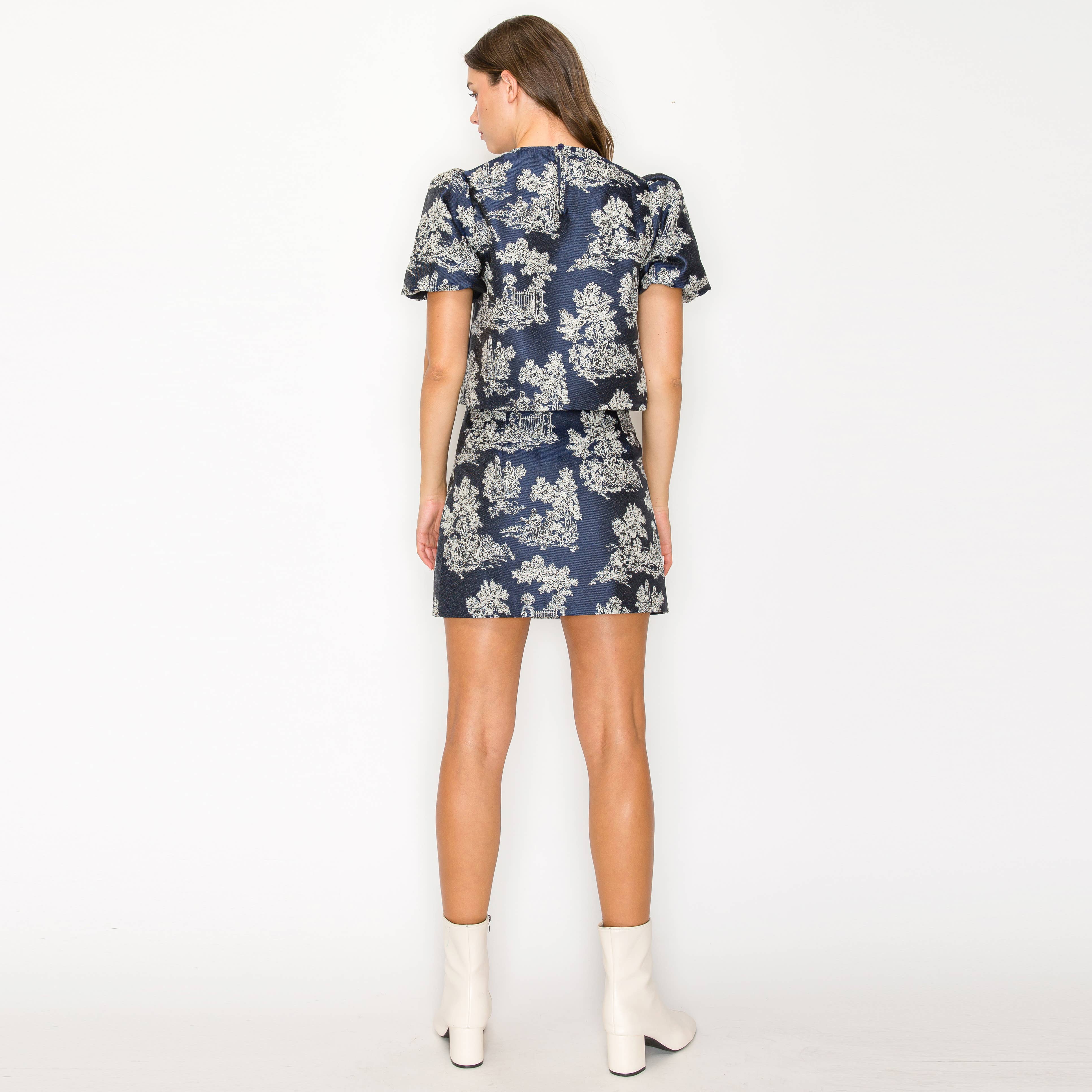 Toile jacquard pattern mini skirt