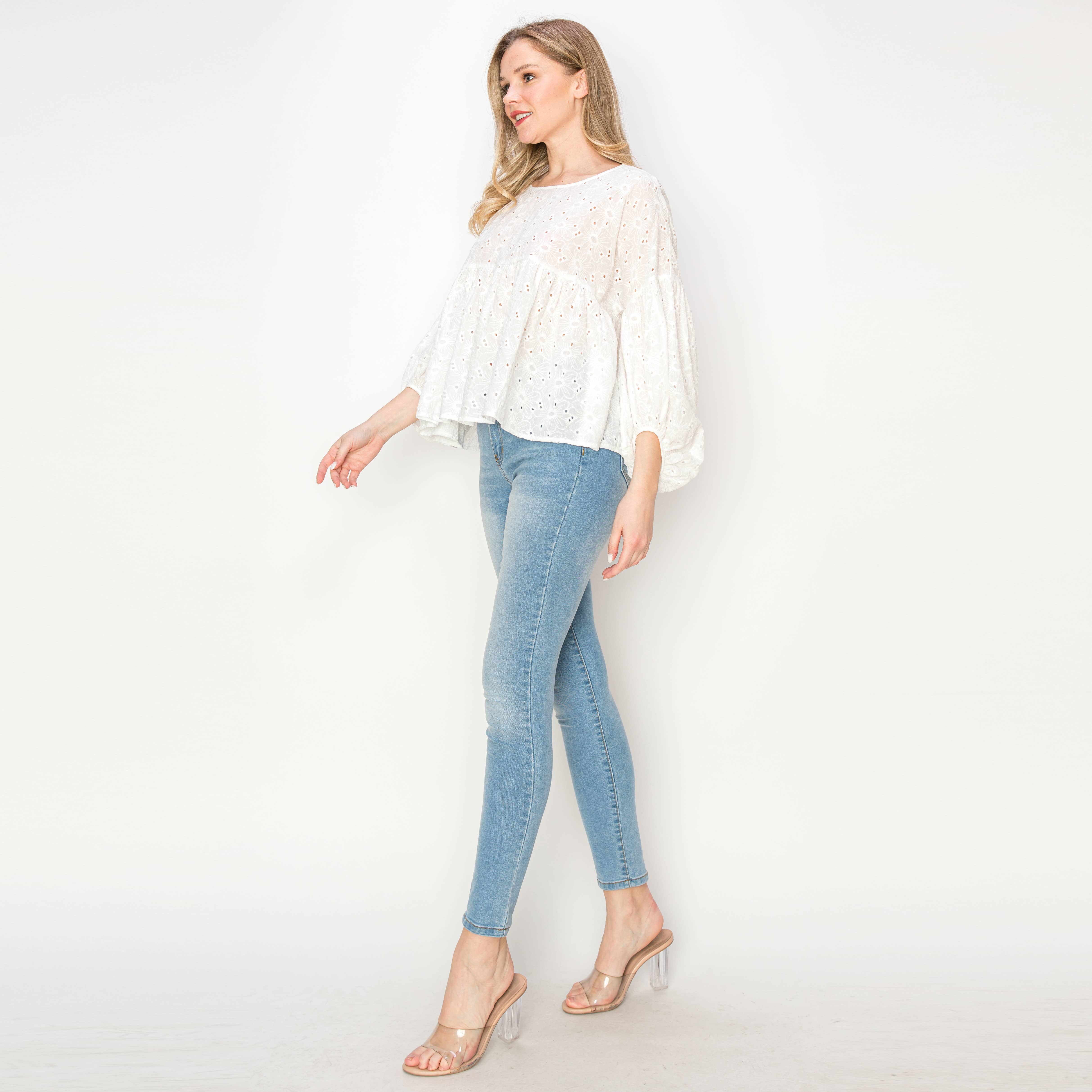 Cotton eyelet voluminous sleeves top